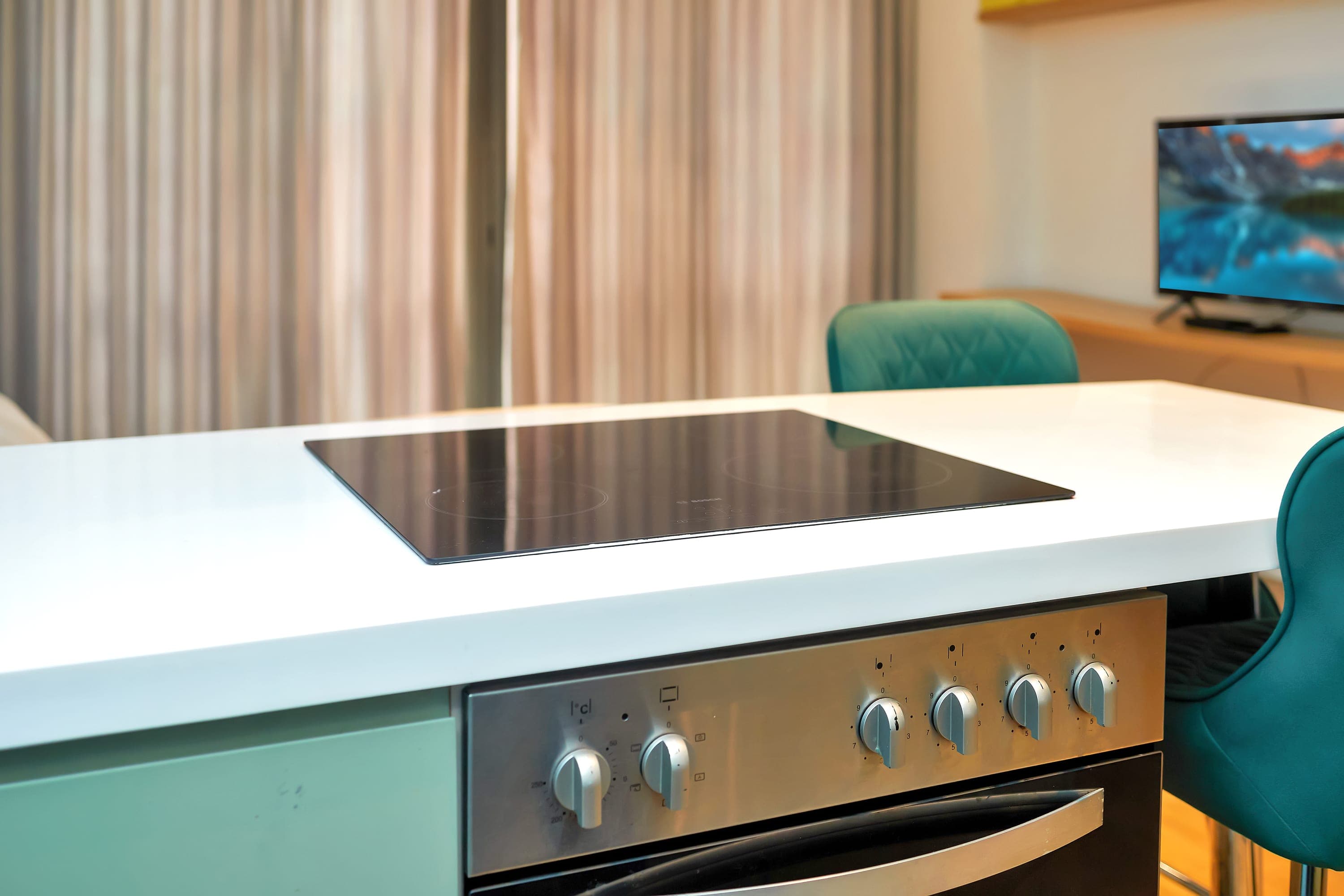 Modern Cantonments Studio | Pool • Fast WiFi • Near Airport 2