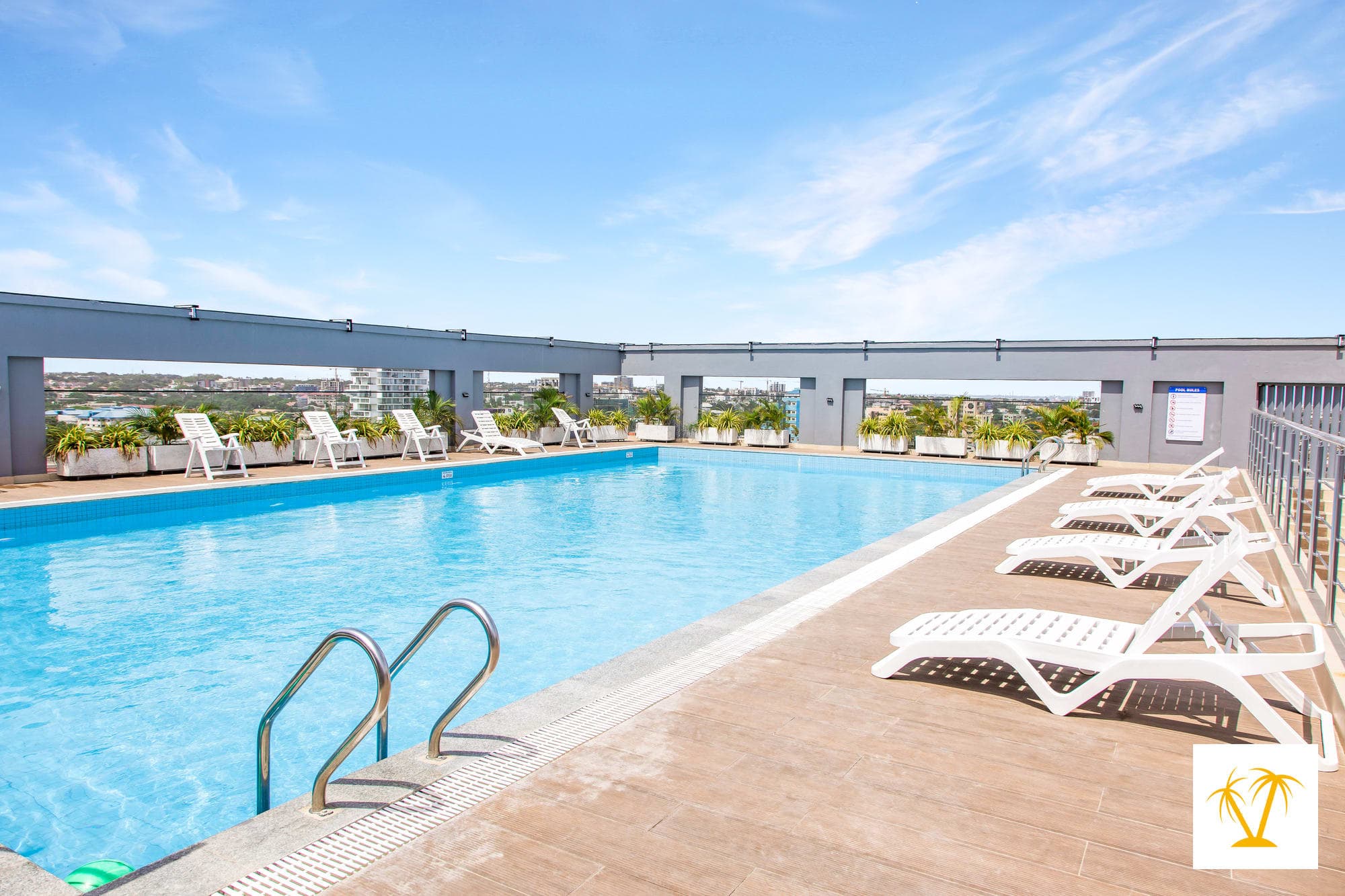 Modern 2BR in Osu + Pool & Fast WiFi