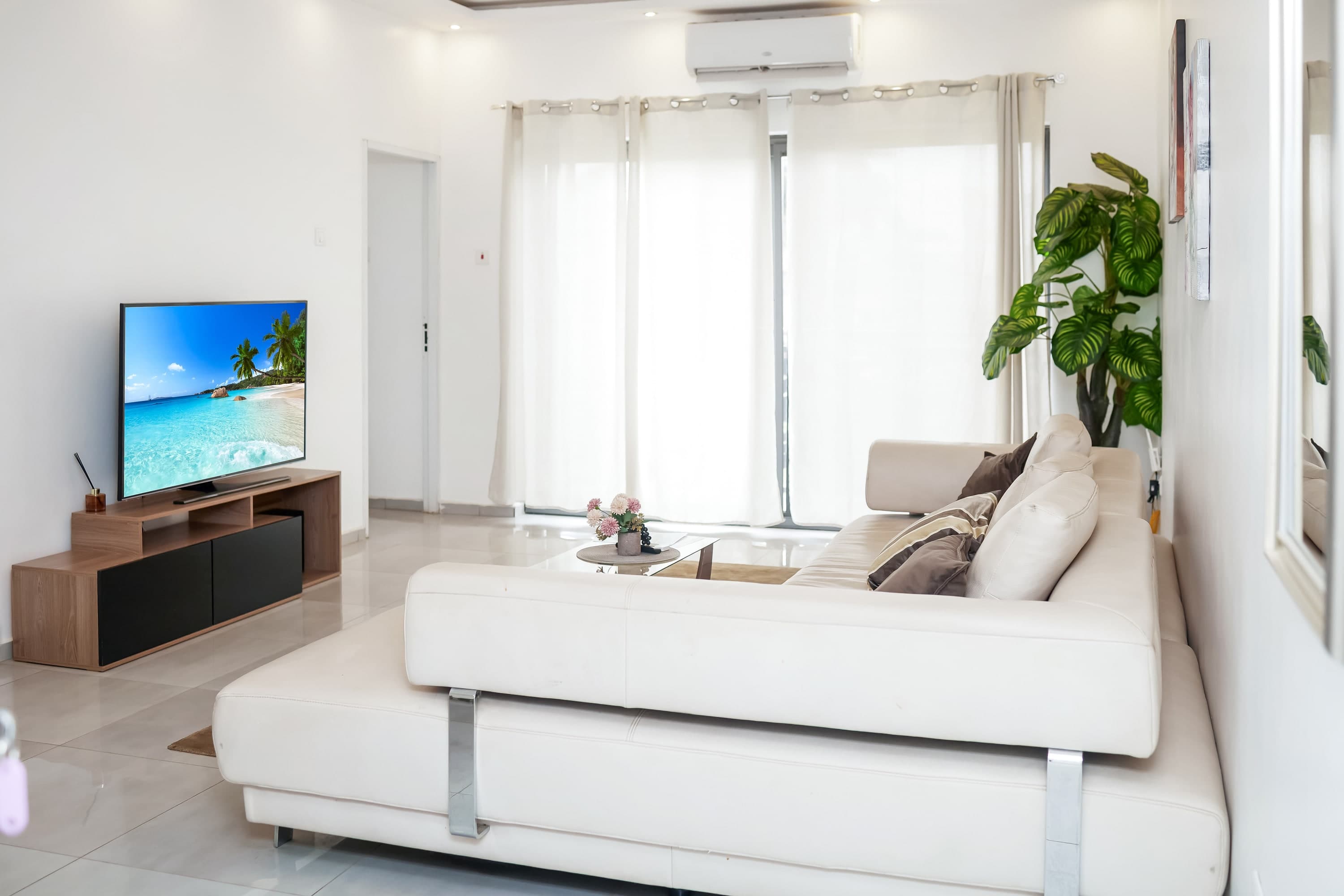 Modern 1BR East Legon Hills | Fast WiFi • AC • Near Airport 2